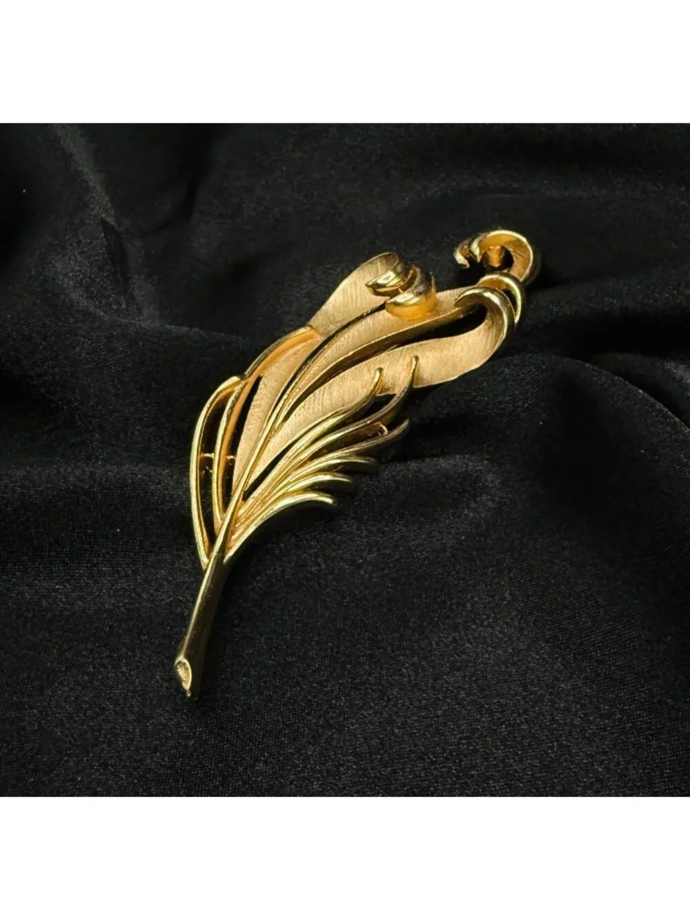 Vintage 1960s Trifari Signed Gold-Tone Feather Brooch